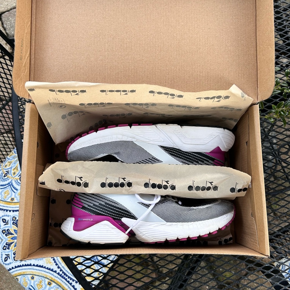 Women’s Diadora Black and Pink Athletic Shoes with Breathable Mesh - Picture 7 of 9
